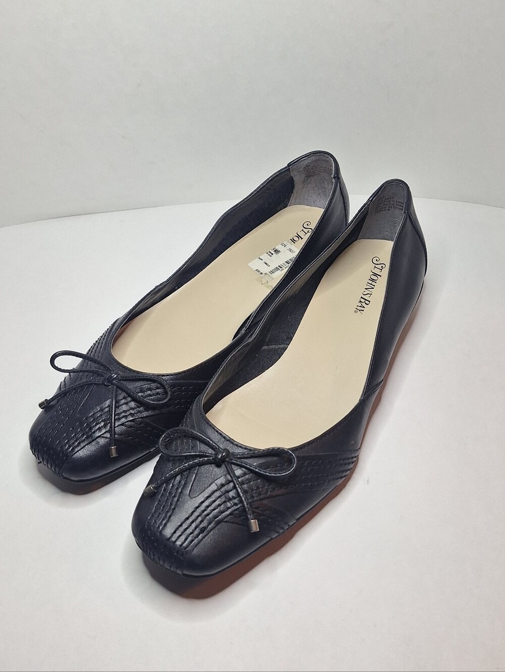 St. John's Bay Black Leather Slip-on Ballet Flats Size 9 M Bow Accent Low Heel